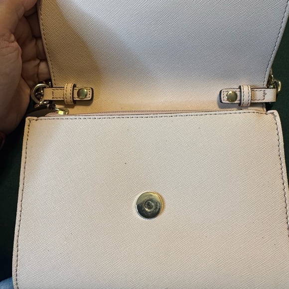 Calvin Klein Pink Gold Women’s Crossbody Purse Handbag w/ Magnetic Snap Closure - Picture 3 of 9